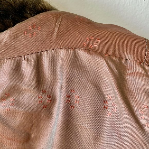 1940s Brown Faux Fur Cape with Rose Silk Faille Lining - Picture 7 of 9